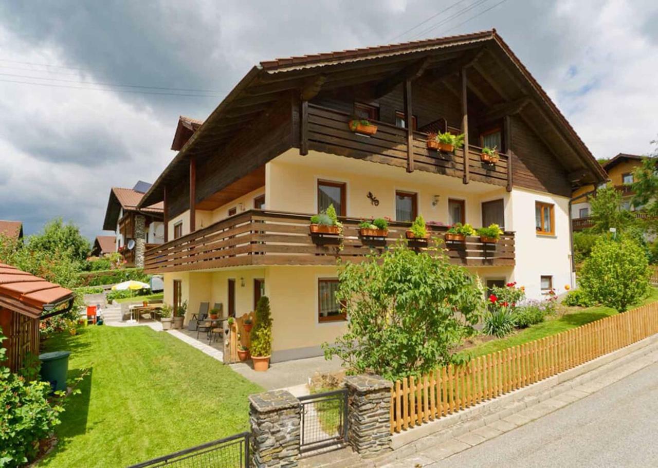 Gaestehaus Schmalzreich Lam Exteriör bild